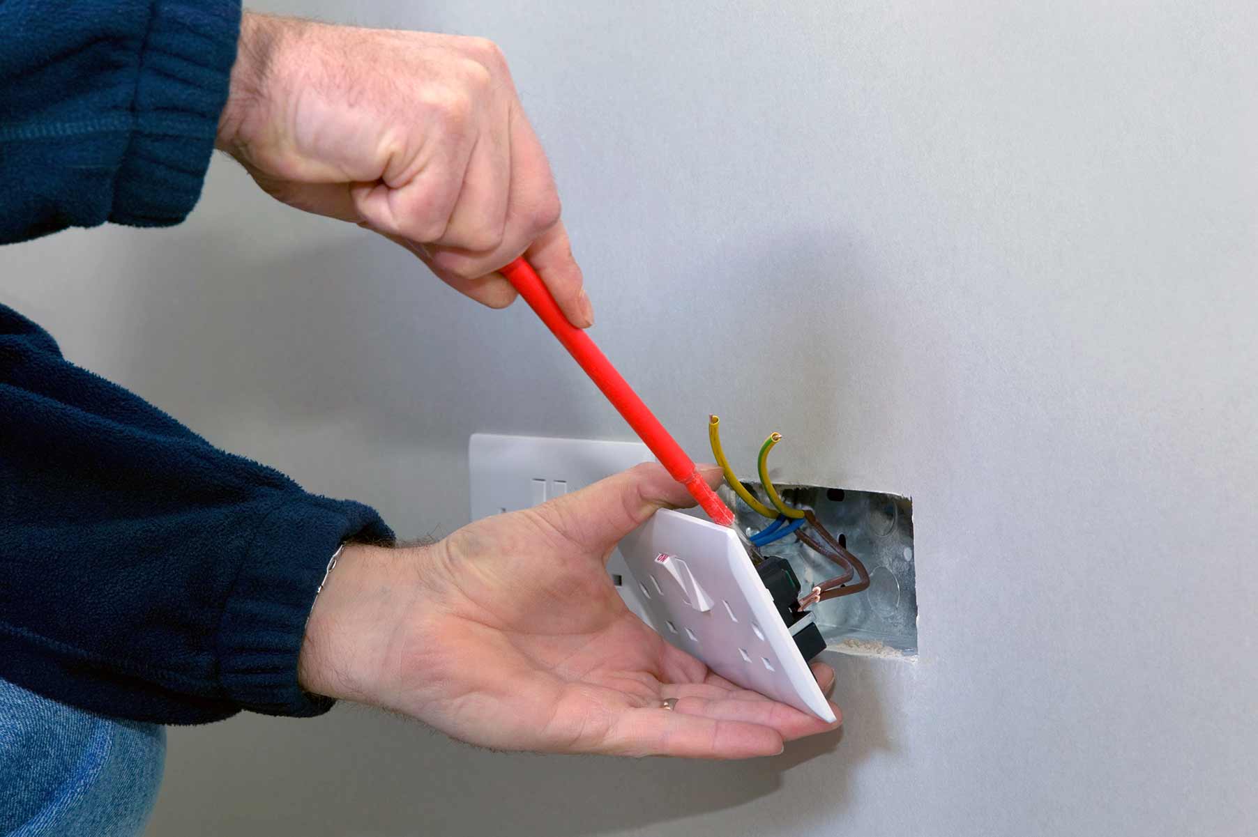 Our electricians can install plug sockets for domestic and commercial proeprties in Kirkby In Ashfield and the local area. 